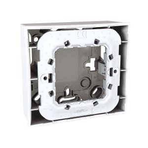 Unica Plus, površinska kutija s okvirom za fiksiranje, 2 m, 9 otvora, bijelo