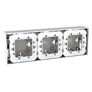 Unica Plus, površinska kutija s okvirom za fiksiranje, 6 m, 6 otvora, bijela